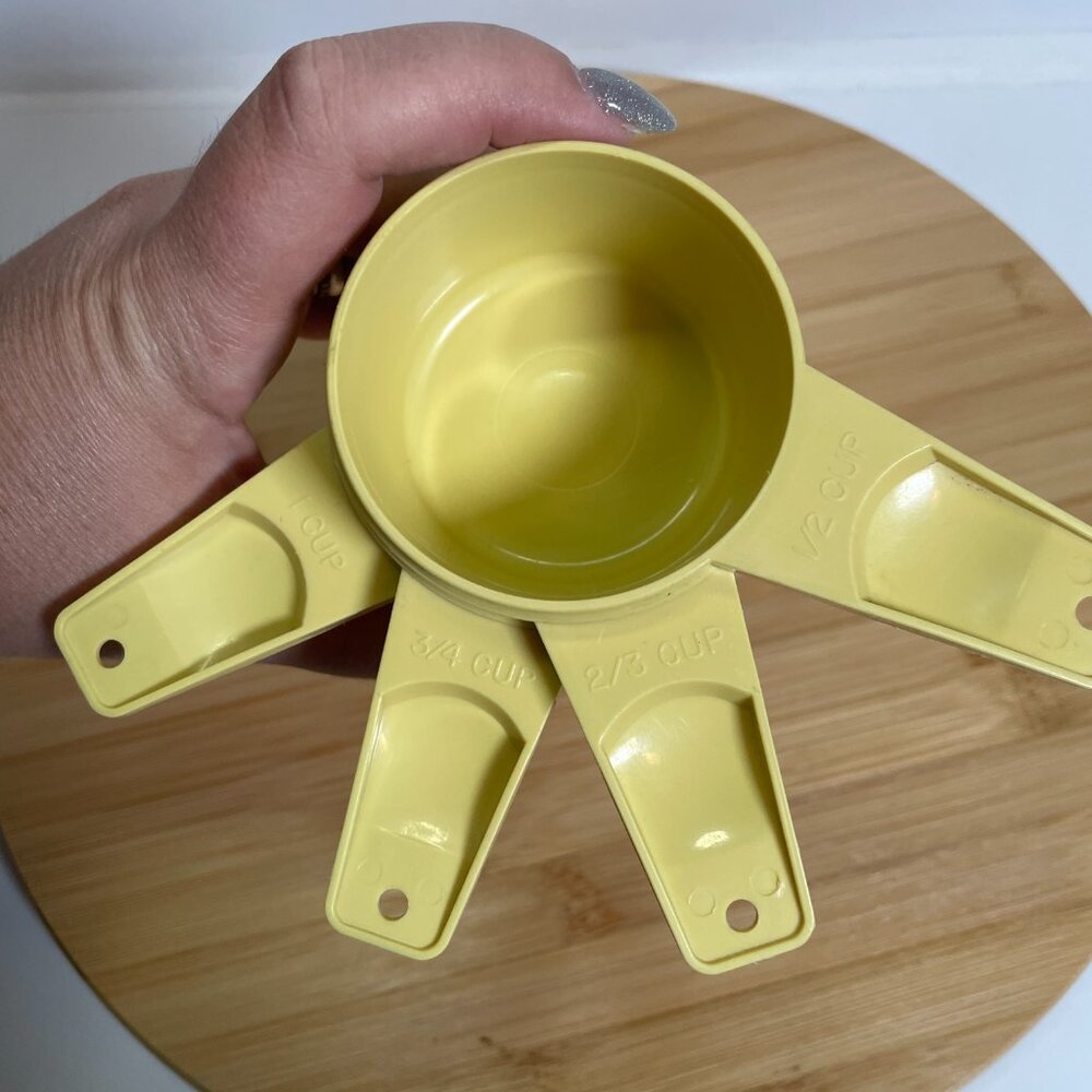 Vintage Tupperware Yellow Measuring Cup Set Plastic Baking Cooking - Picture 6 of 6